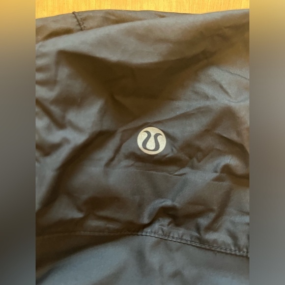 Lululemon Pack & Go Rain Lightweight Windbreaker Pullover Waterproof Jacket - Picture 10 of 15